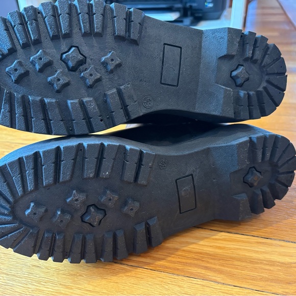 Black Boots - Picture 4 of 4